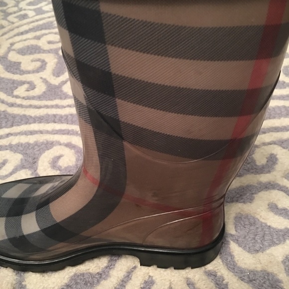 SOLD Authentic Burberry Rainboots - Picture 2 of 6